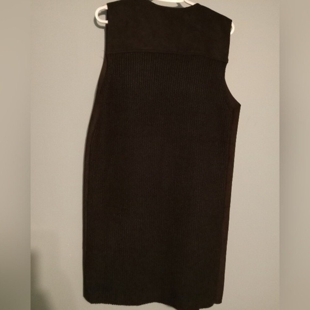 Rain and Rose vest - Picture 3 of 4